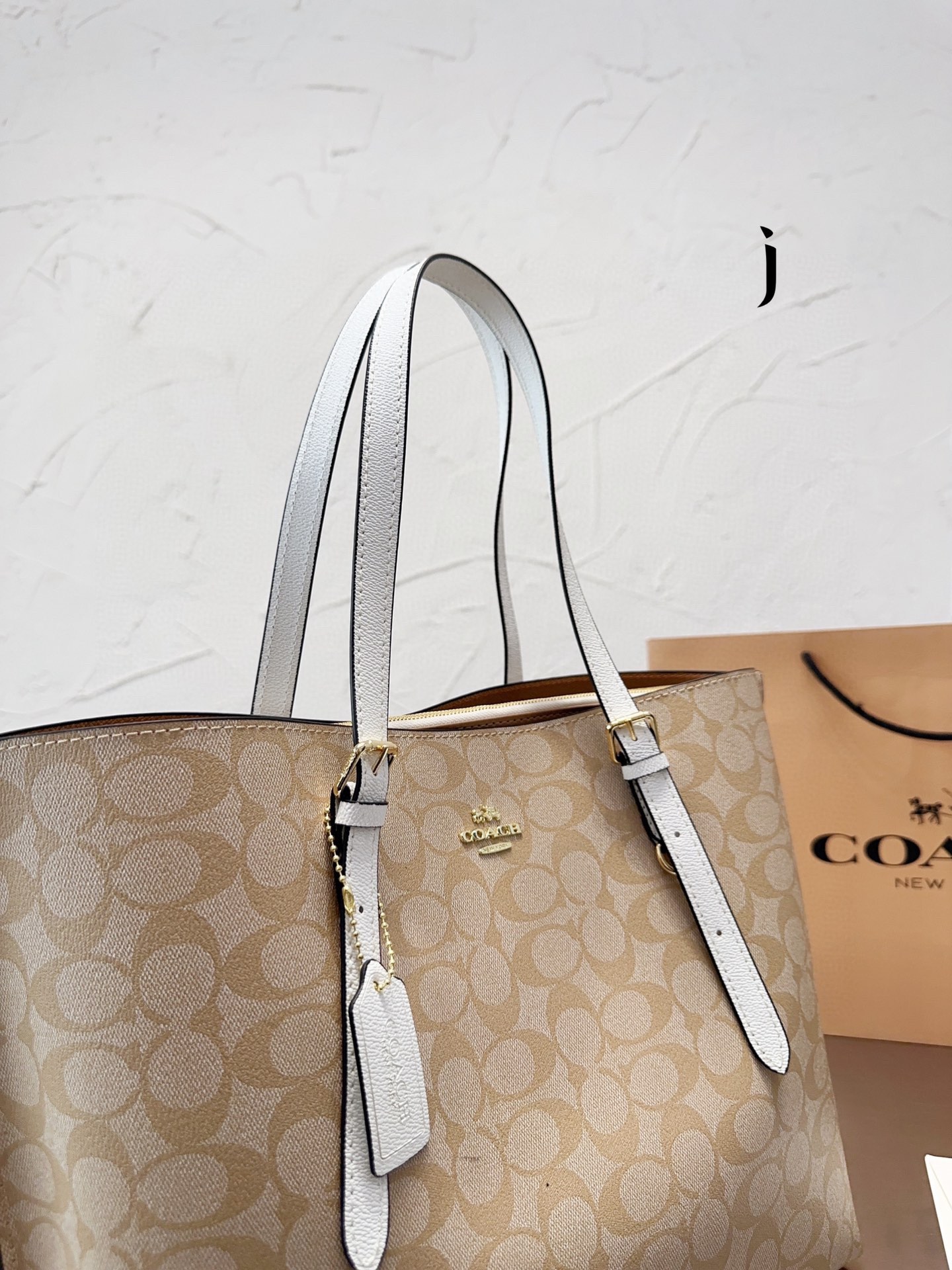 $35.99-coach-X5606 gallery