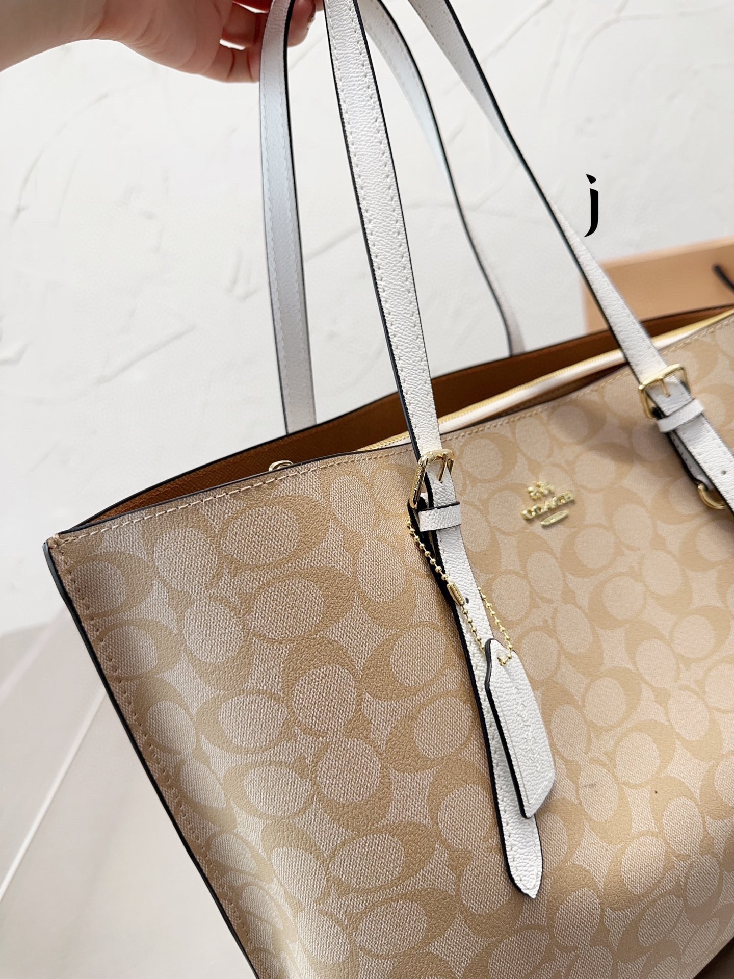 $35.99-coach-X5606 gallery