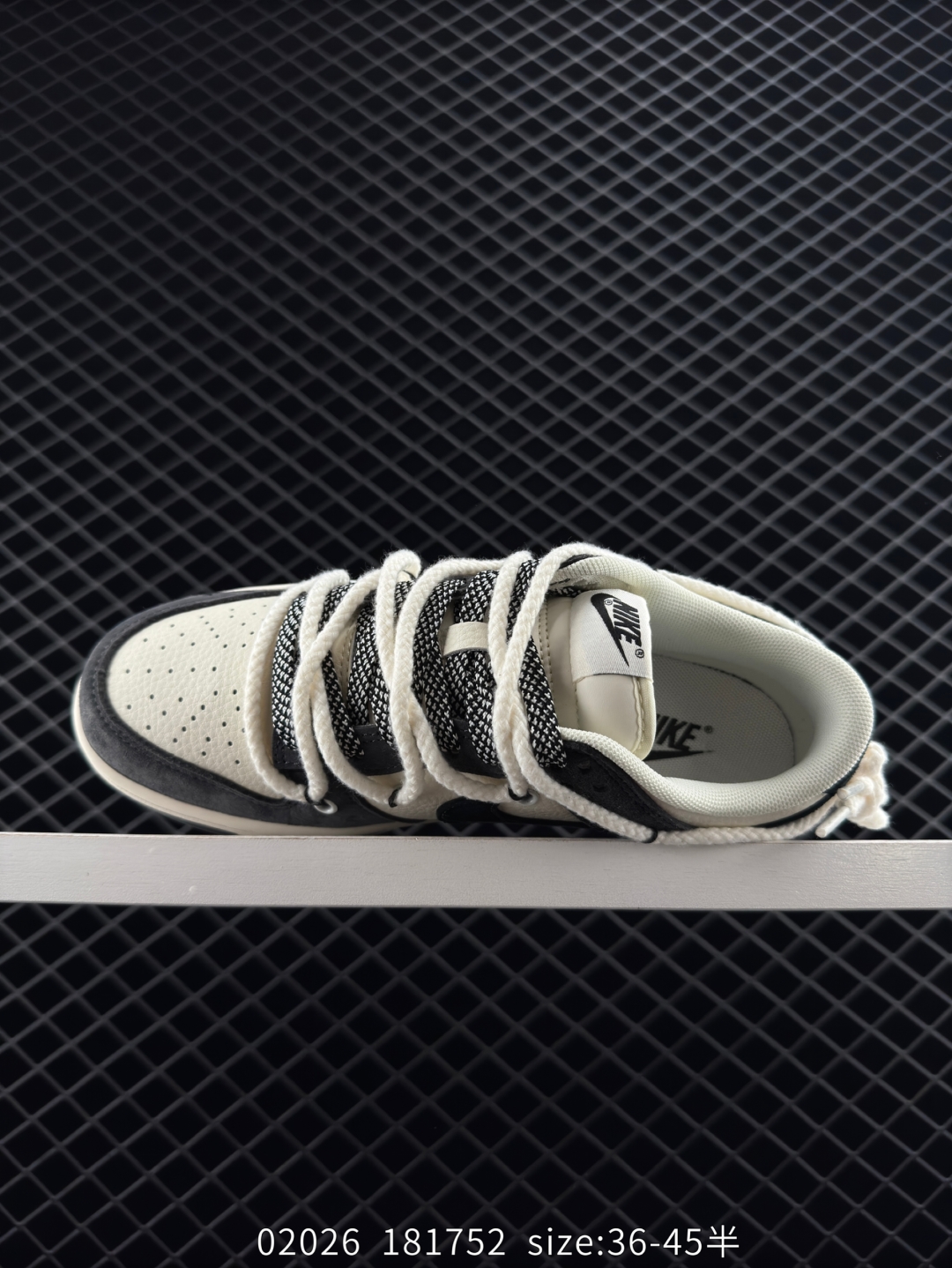 $36.99Nike SB Dunk Low“KAWS X4397 gallery