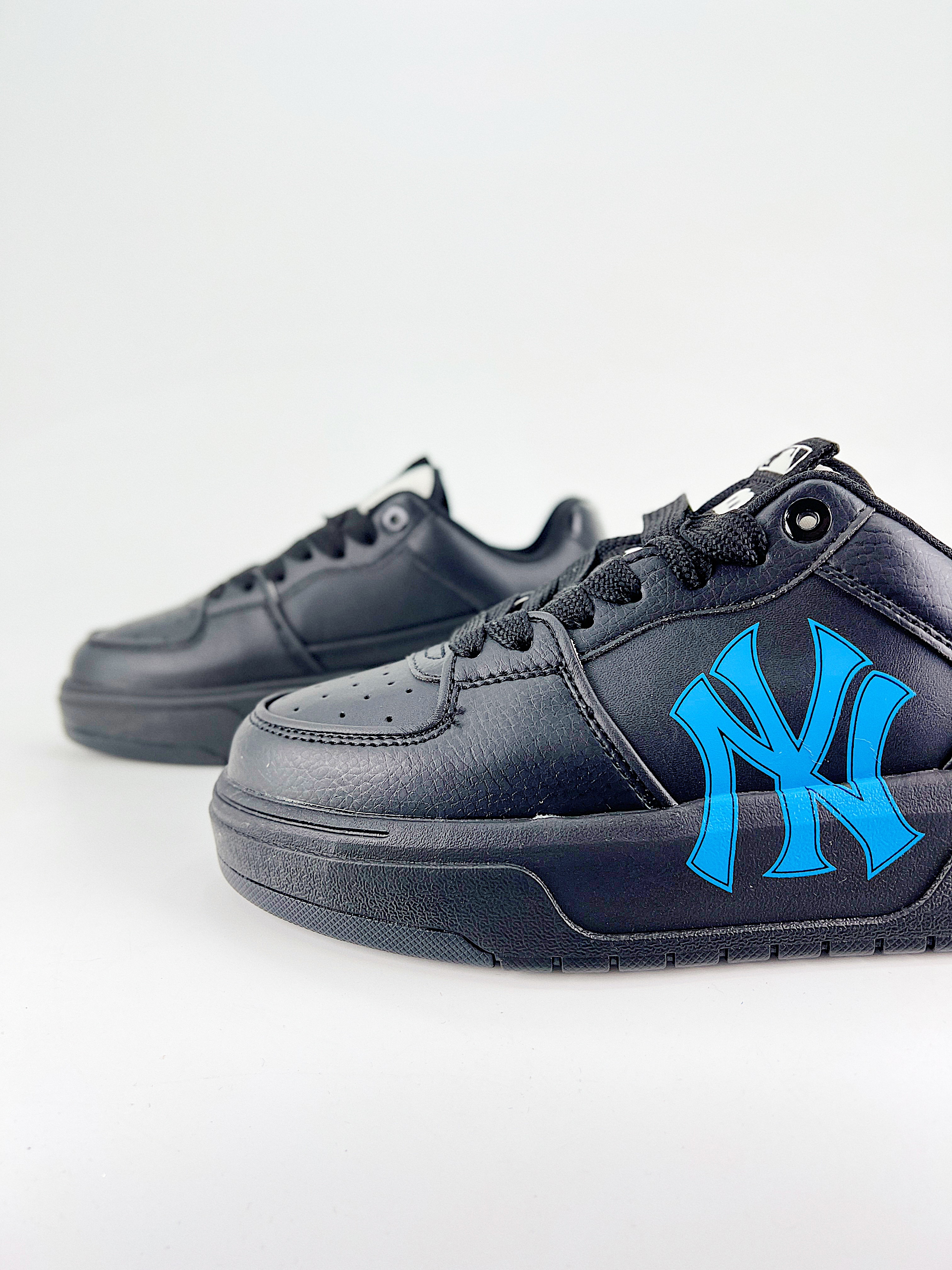 MLB $28.99 CHUNKY LINER DENIM CLASSIC MONOGRAM X5311 gallery