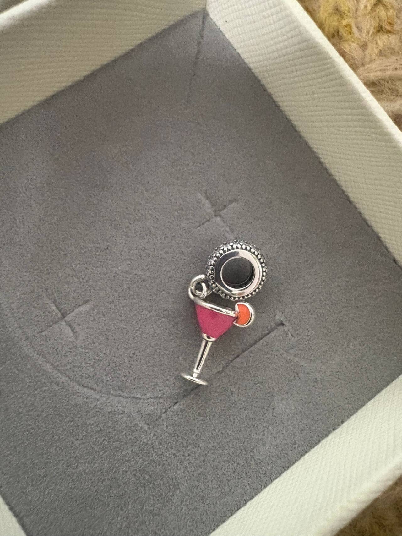 EKN  charms  15.9usd gallery