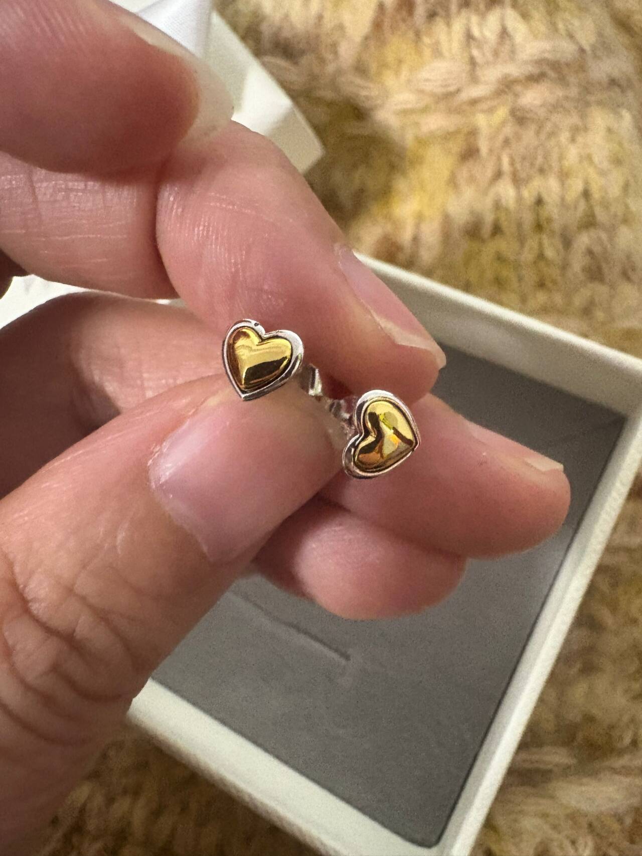 EAN Pandora earrings 24.99usd gallery