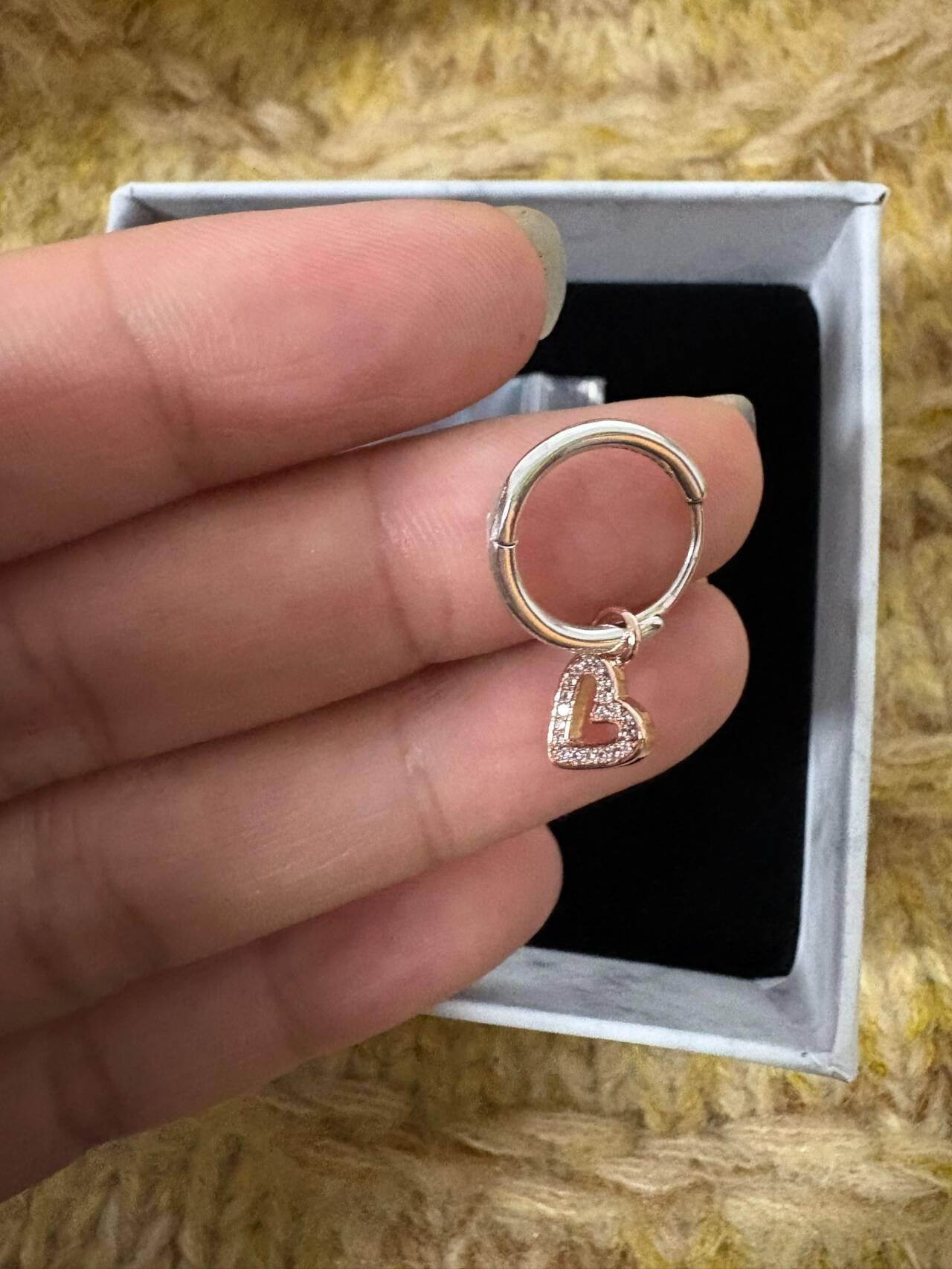 EAN Pandora earrings 24.99usd gallery