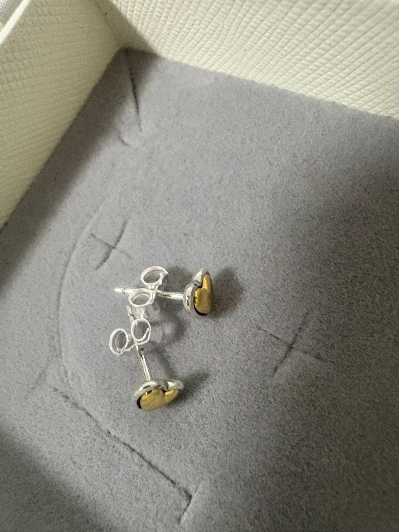 EAN Pandora earrings 24.99usd gallery