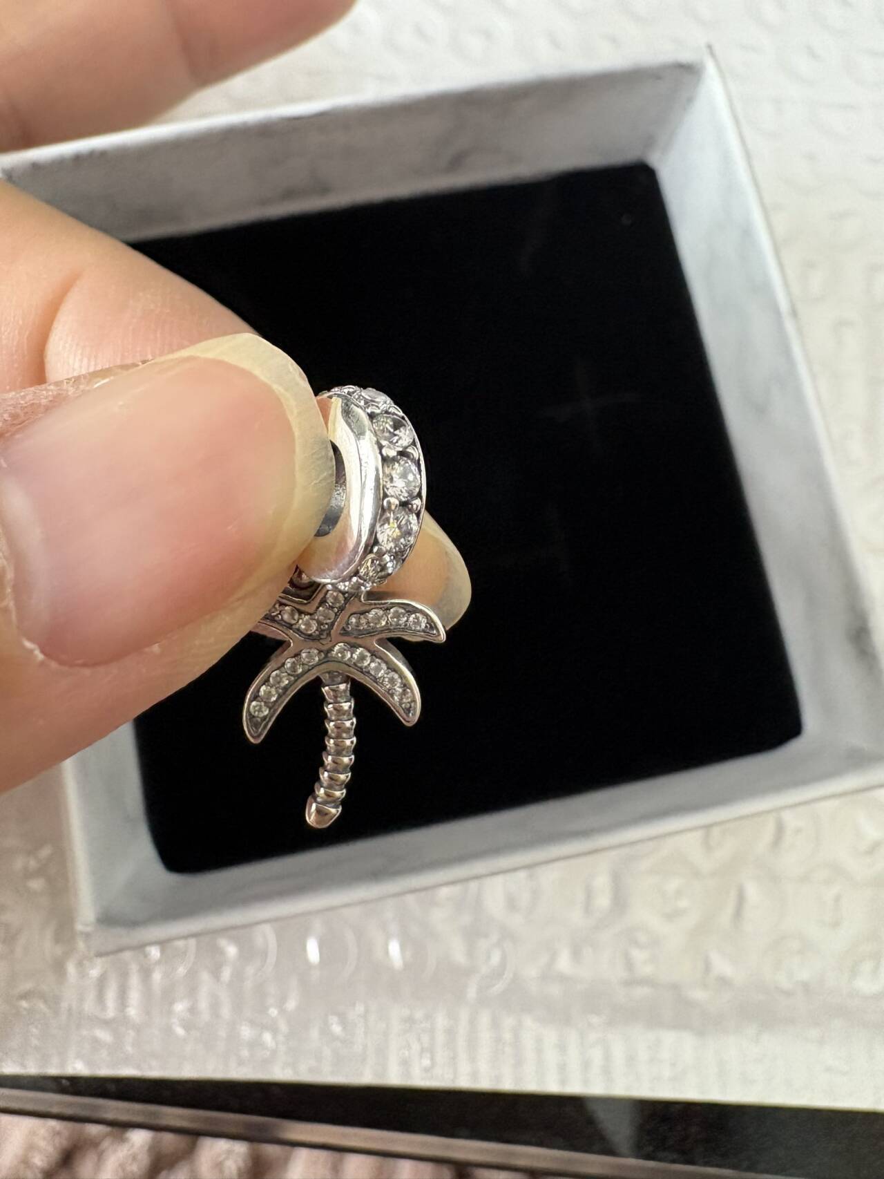 EKE  Pandora charms  19.99usd gallery
