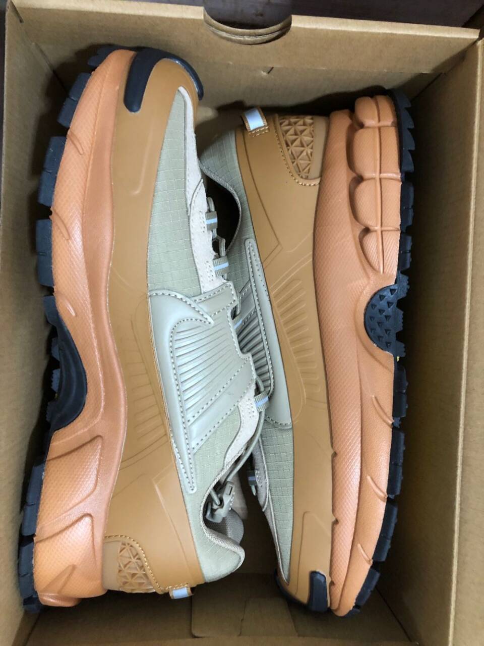 KZM Nike ZOOM VOMERO ROAM 59.99usd gallery