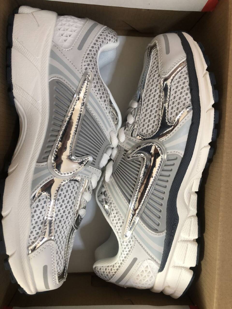 LAZ Nike Air Zoom Vomero 5 Bone Beige 59.99usd gallery