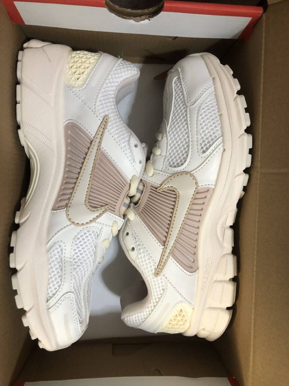 LBA Nike Air Zoom Vomero 5 Bone Beige 59.99usd gallery