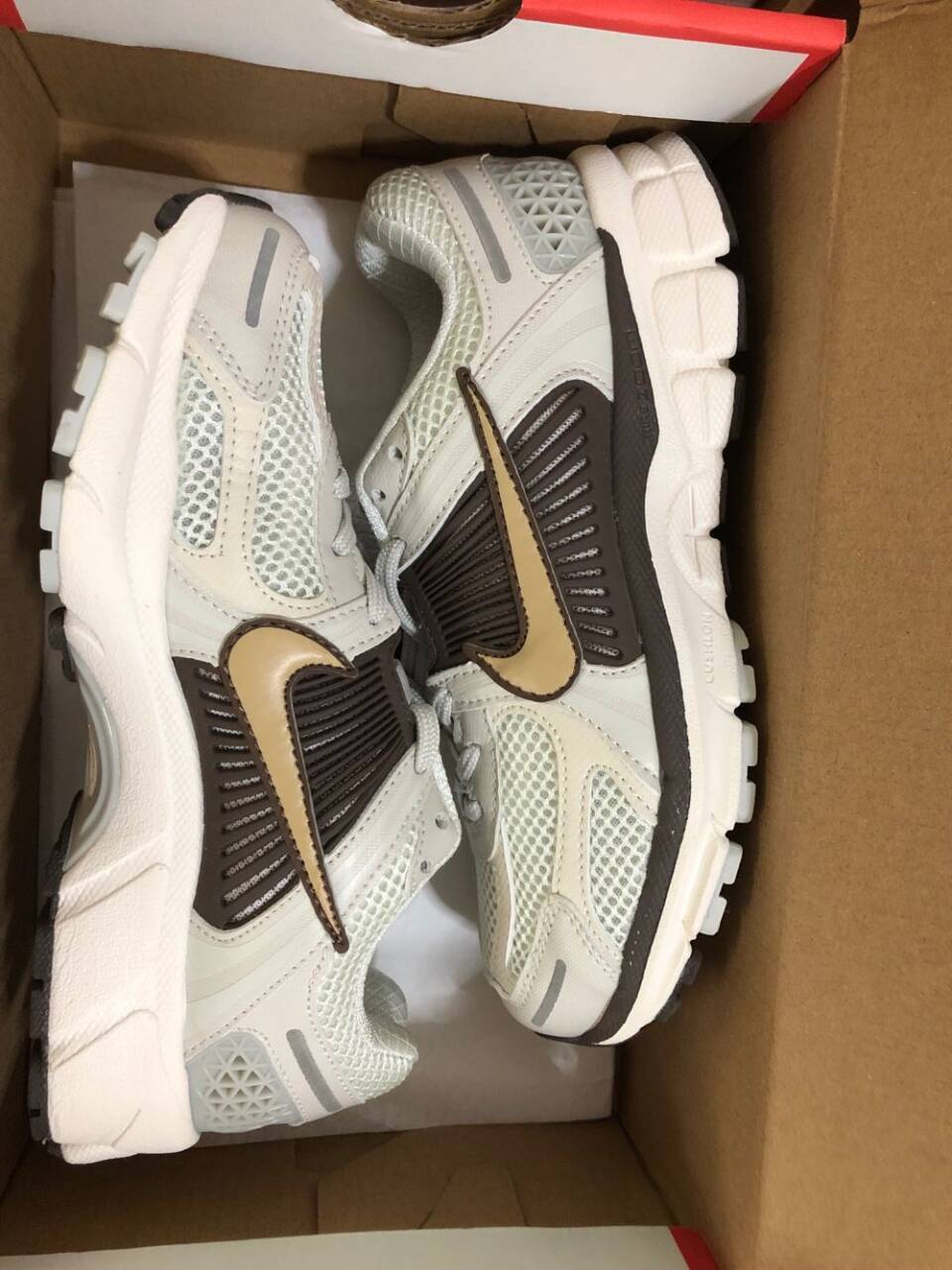 LBA Nike Air Zoom Vomero 5 Bone Beige 59.99usd gallery