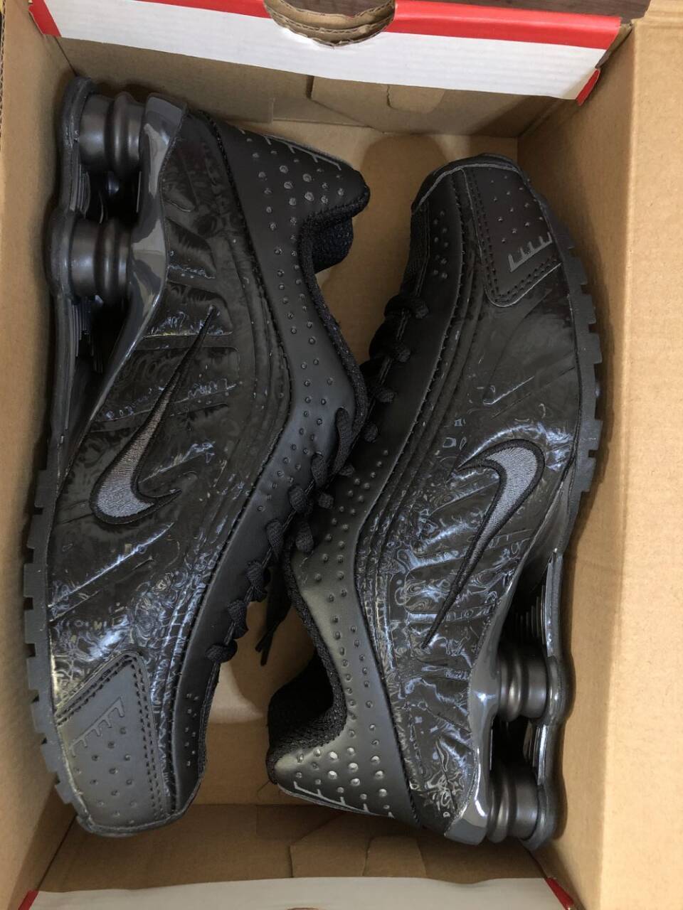 LCK Nike Shox R4 59.99usd gallery