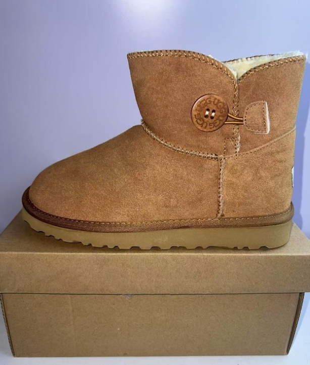 UCS ugg boots 3352 5803 1873 55usd gallery