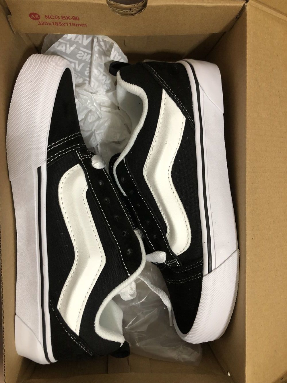 VDK Vans Knu Skool 55usd gallery