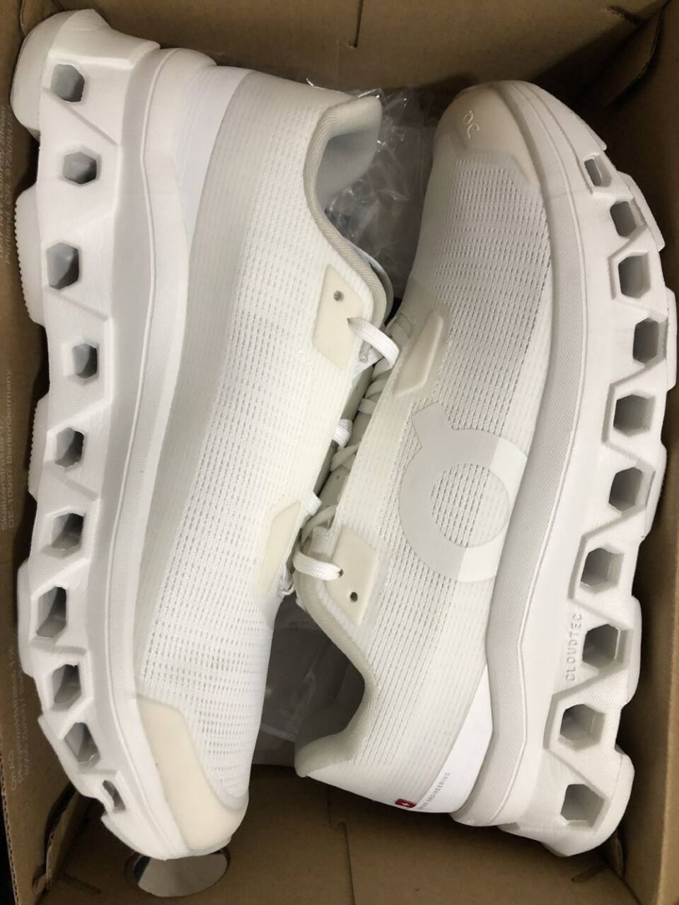 ZEE Cloudmonster Void 1 M 59.99usd gallery