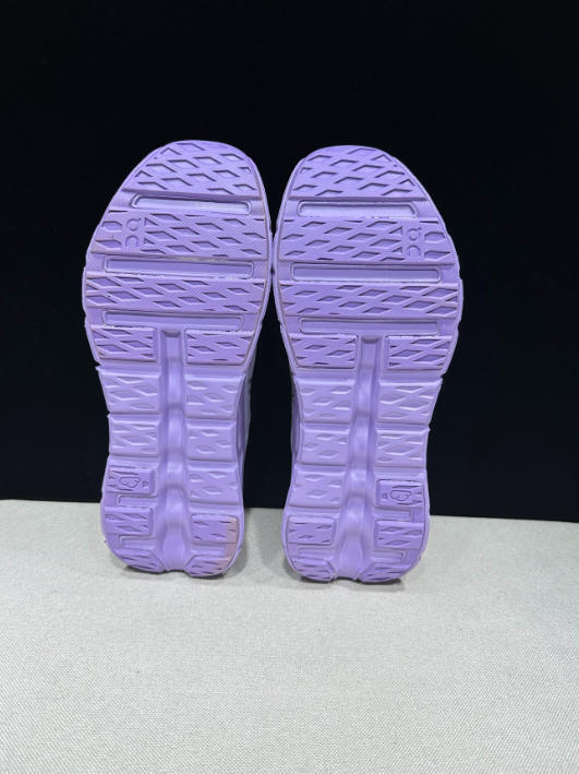 ZET run on cloud LO-E-WE x On Cloudtilt 59.99usd gallery