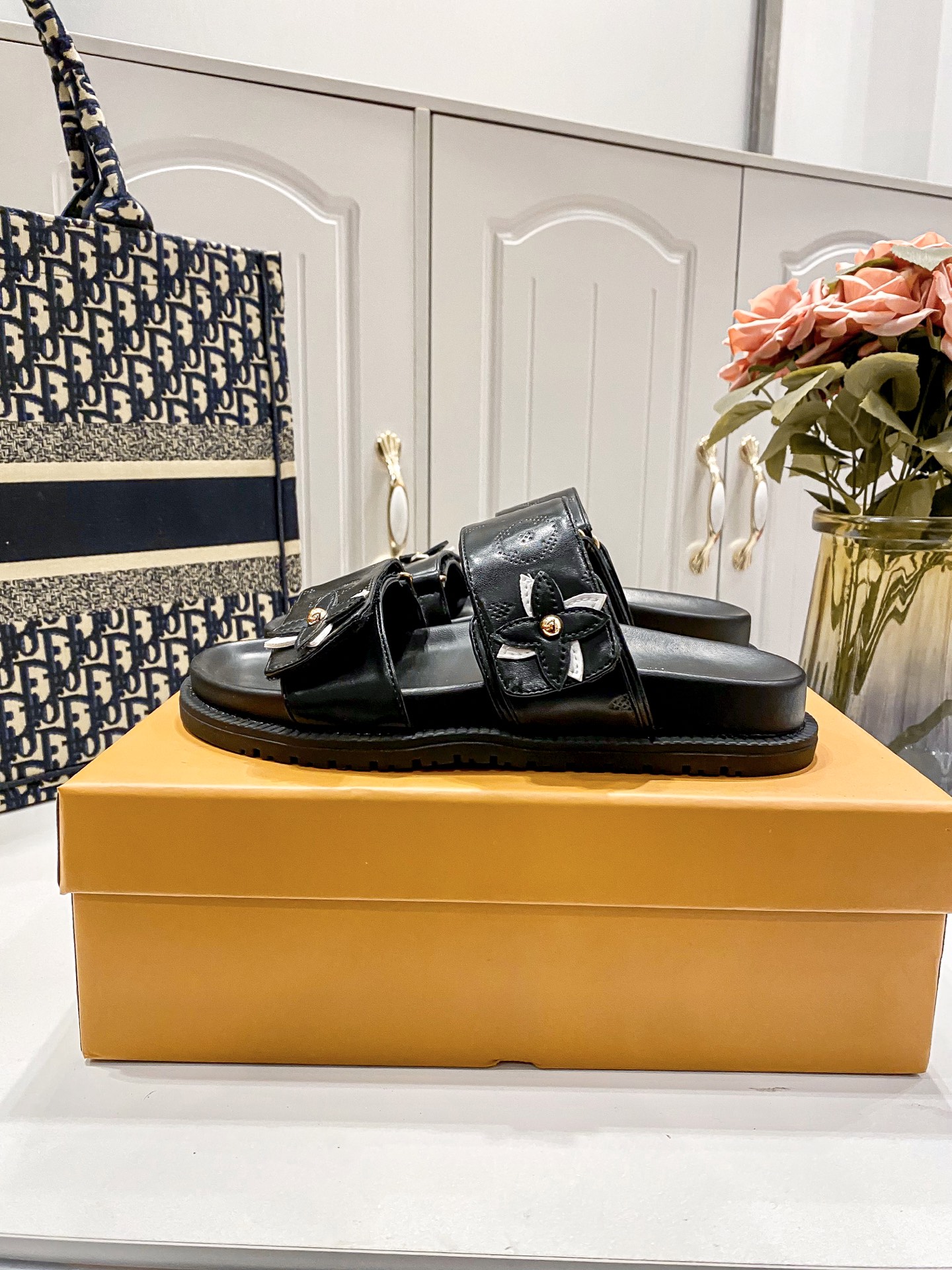 LV 53.66$  code 449-7388-R gallery