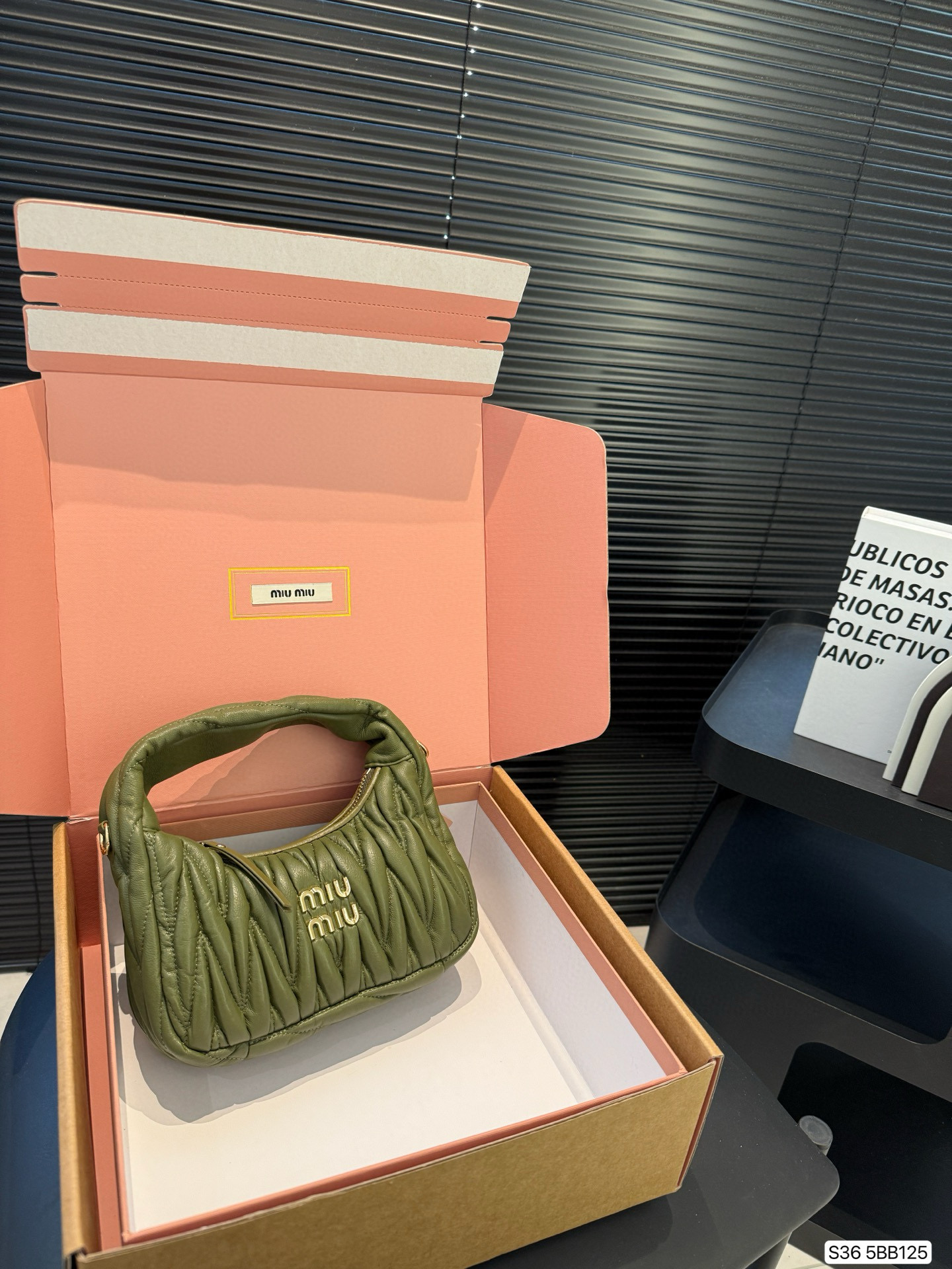 MIUMIU 77.56$   code 294-7458-R gallery