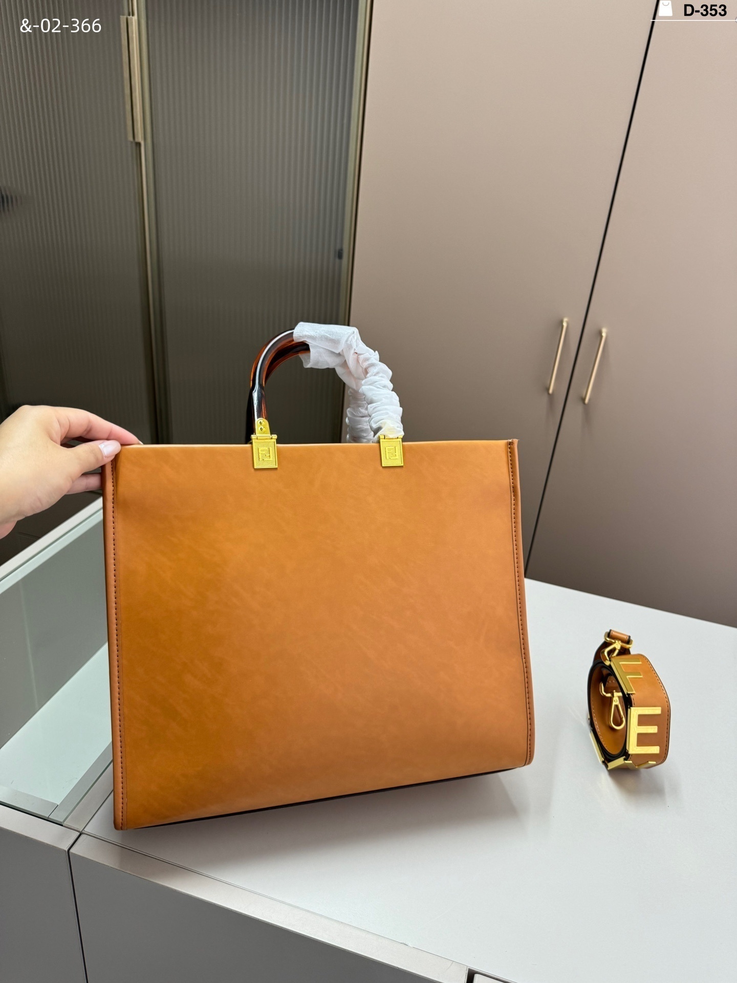 LG1281   75$ gallery