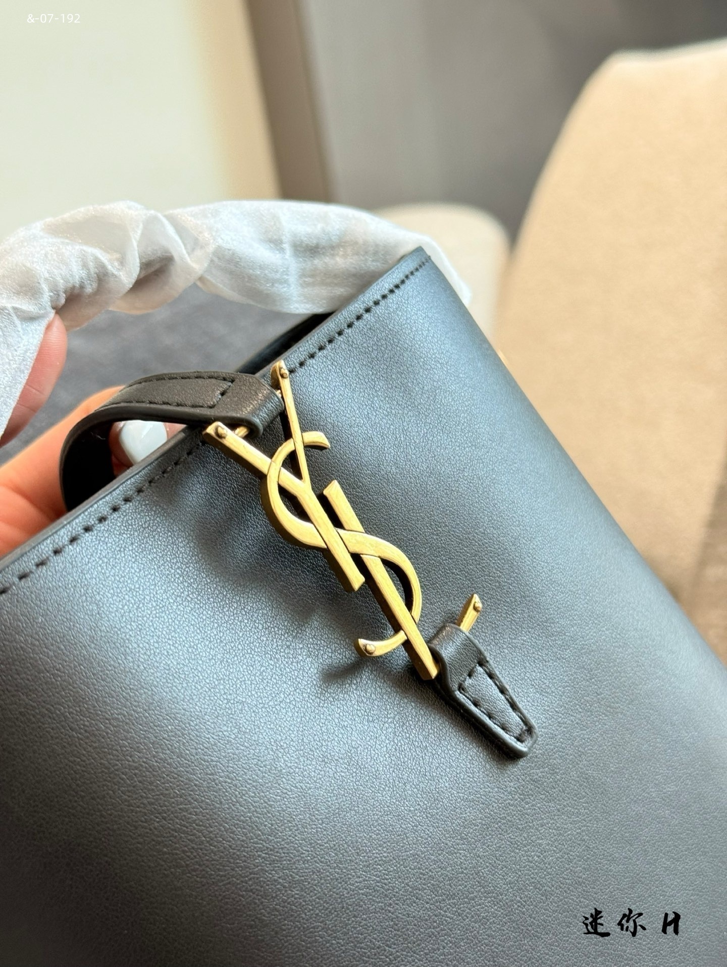 LG1362   63$ gallery