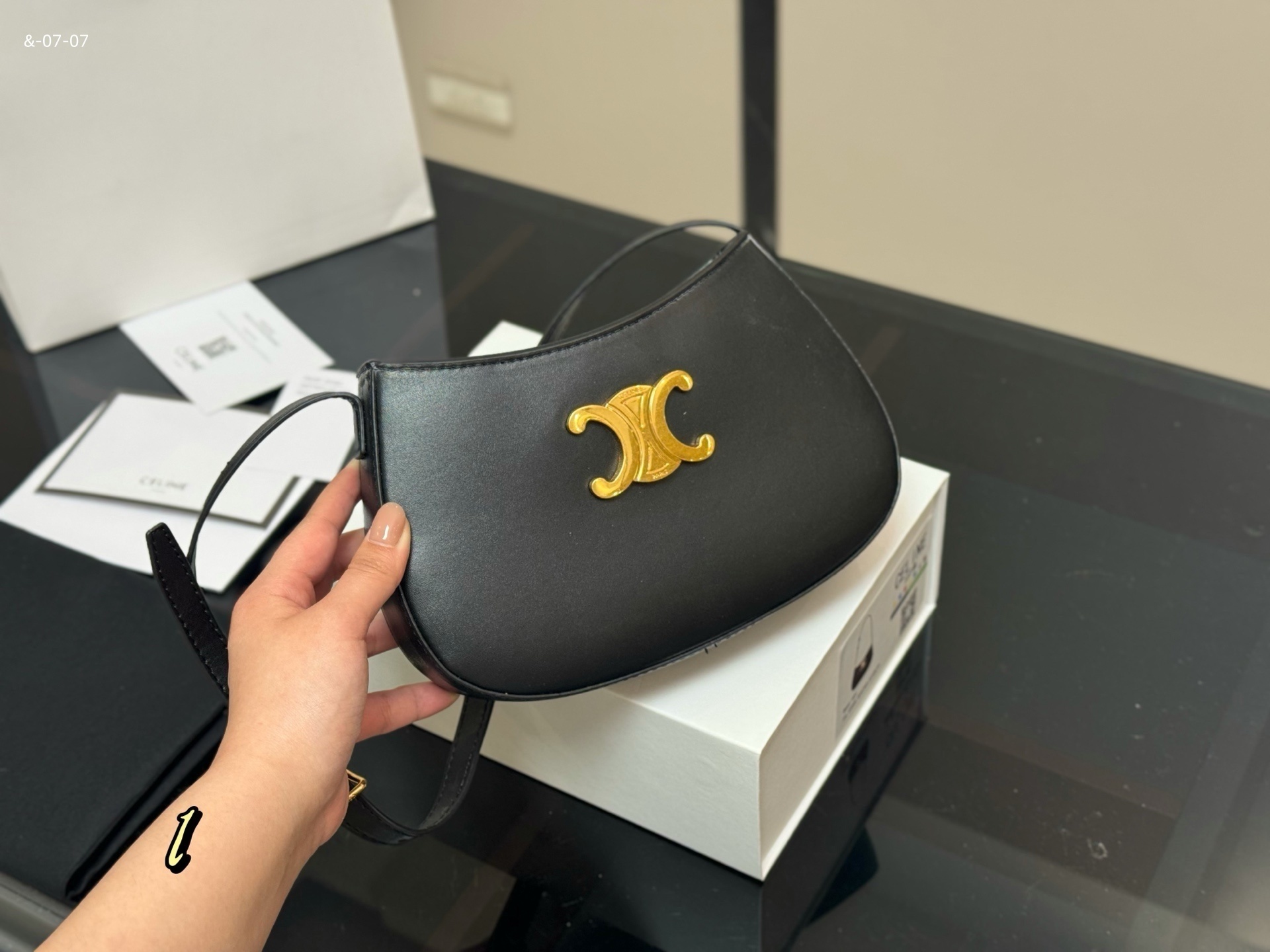 LG1608   65$ gallery