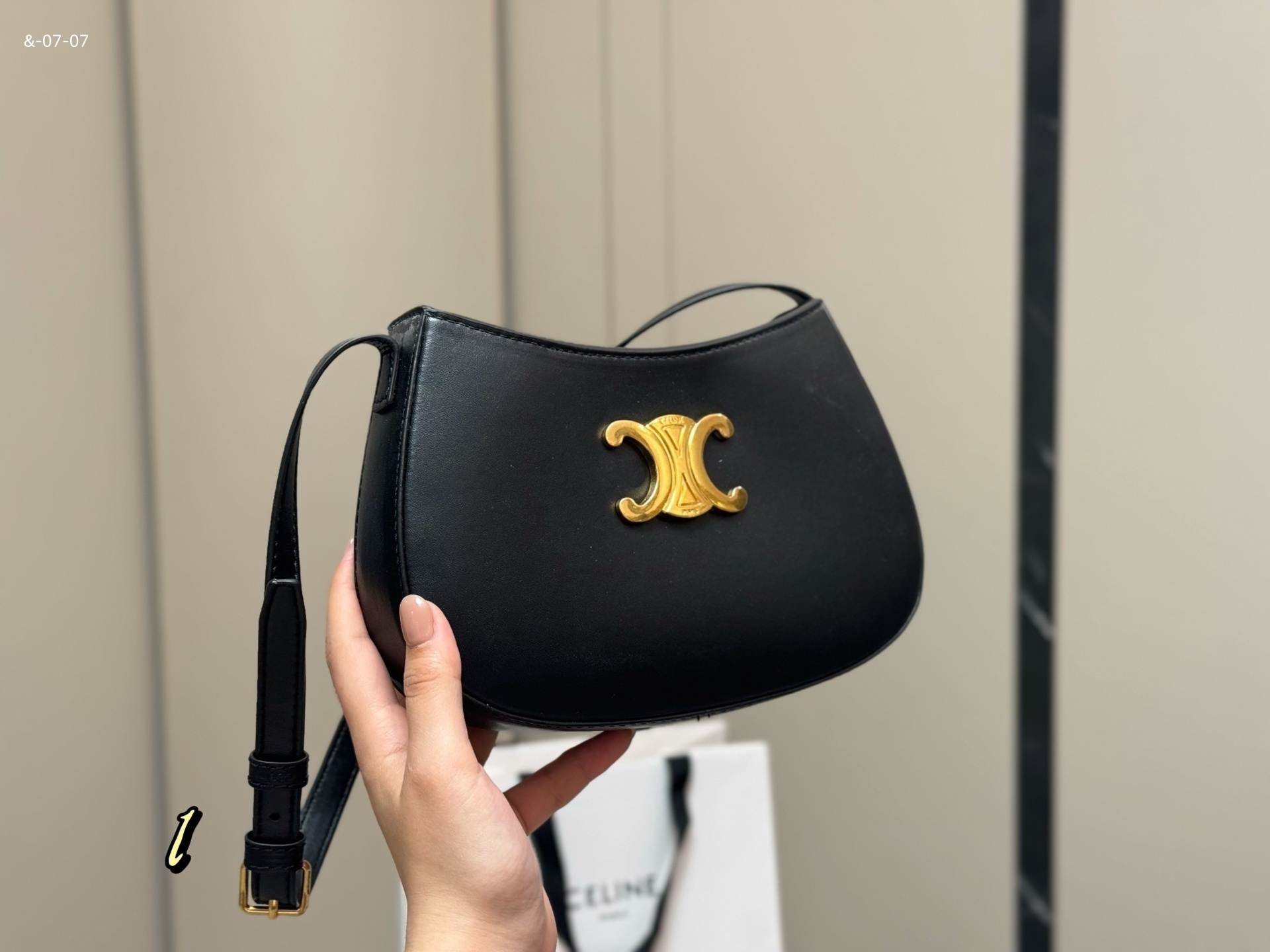 LG1608   65$ gallery