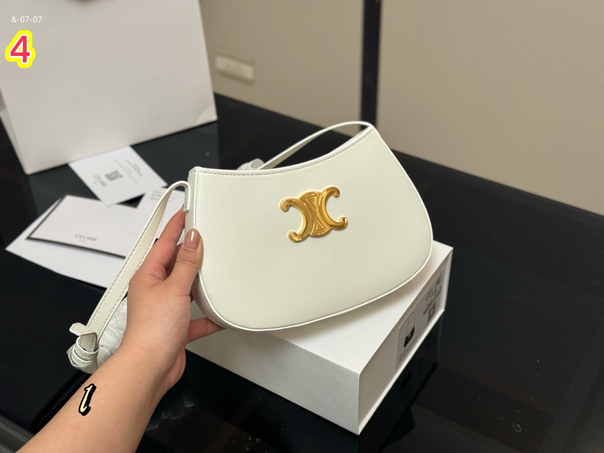 LG1608   65$ gallery