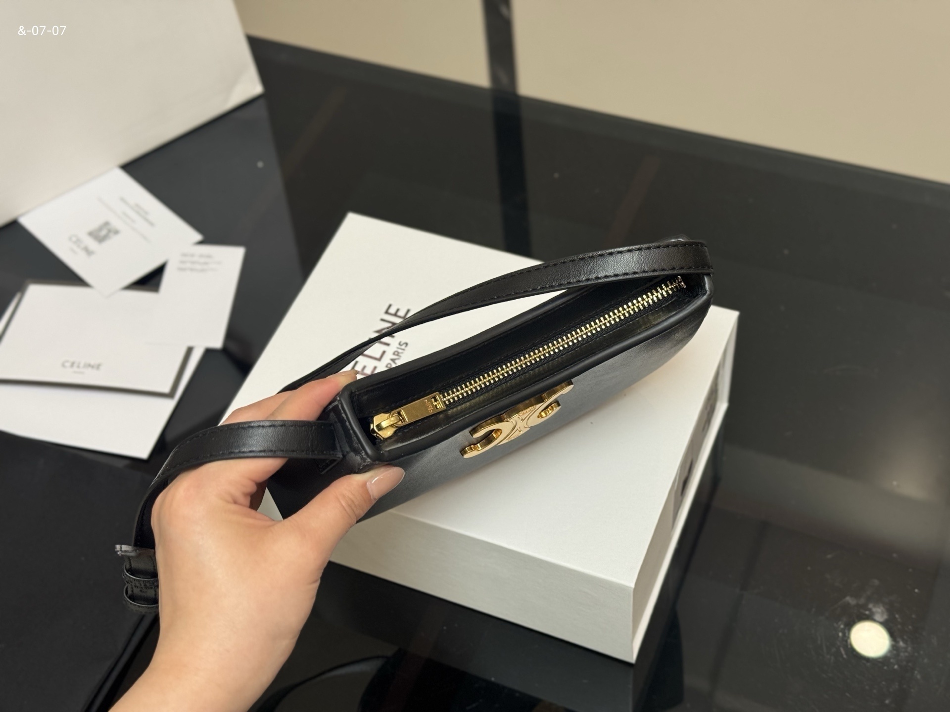 LG1608   65$ gallery