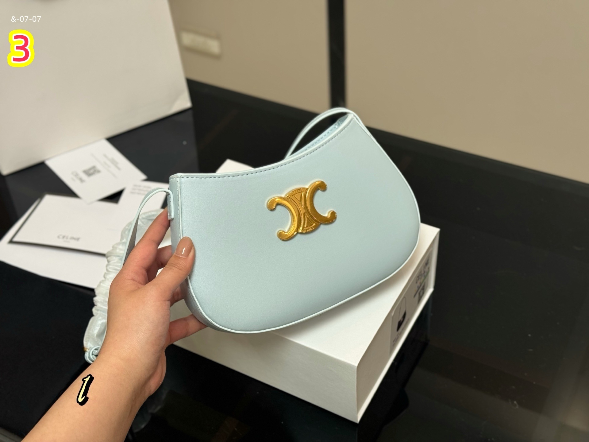 LG1608   65$ gallery