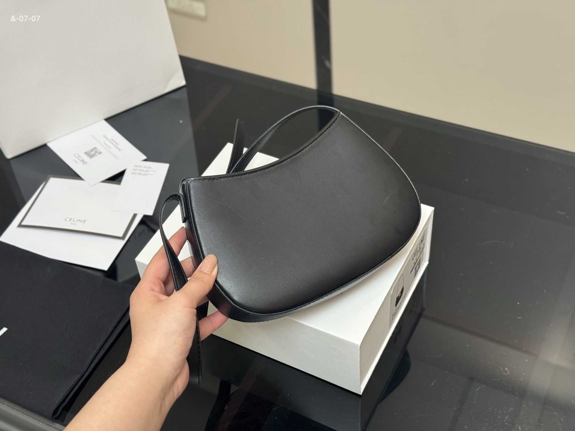 LG1608   65$ gallery