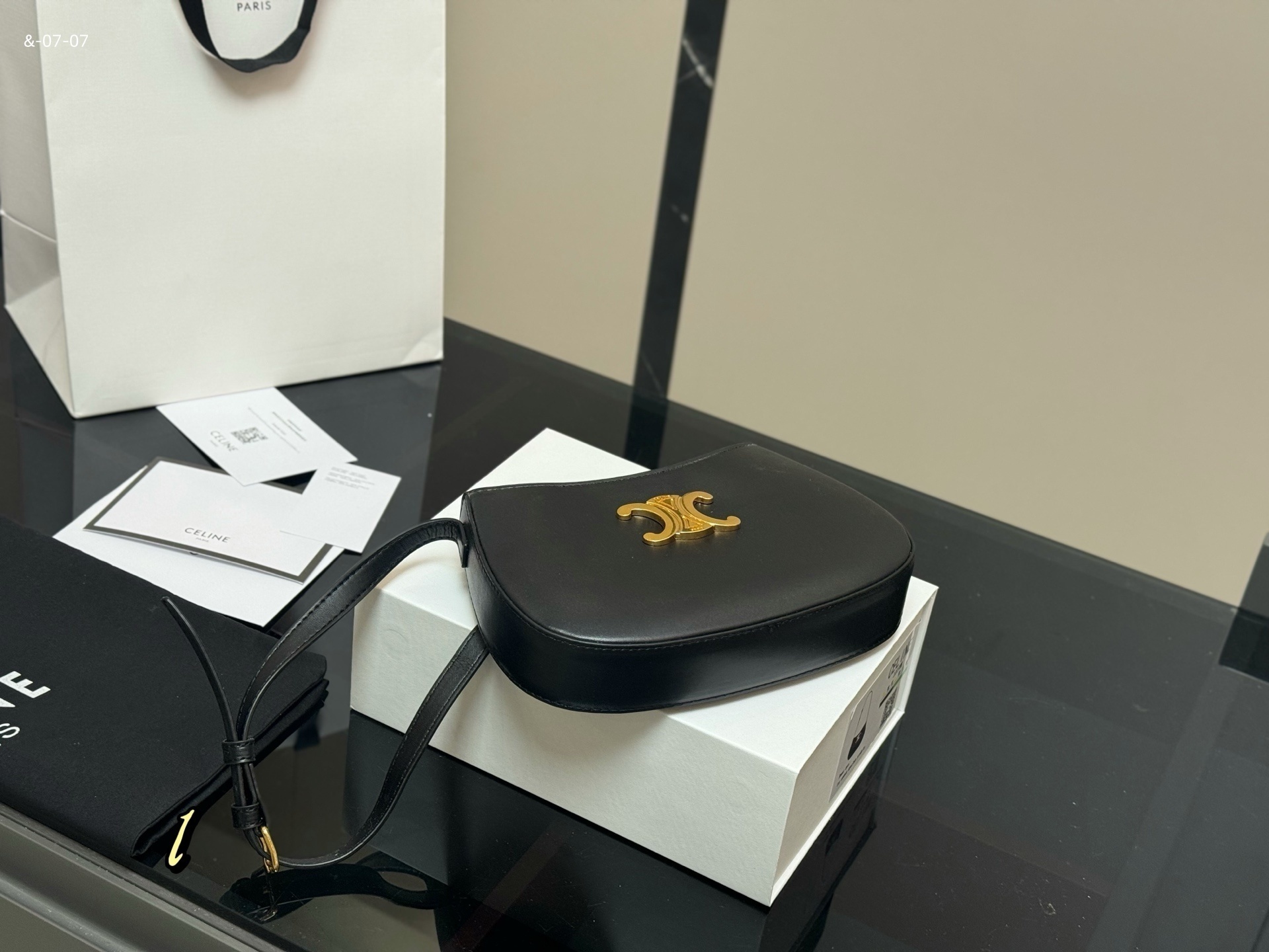 LG1608   65$ gallery