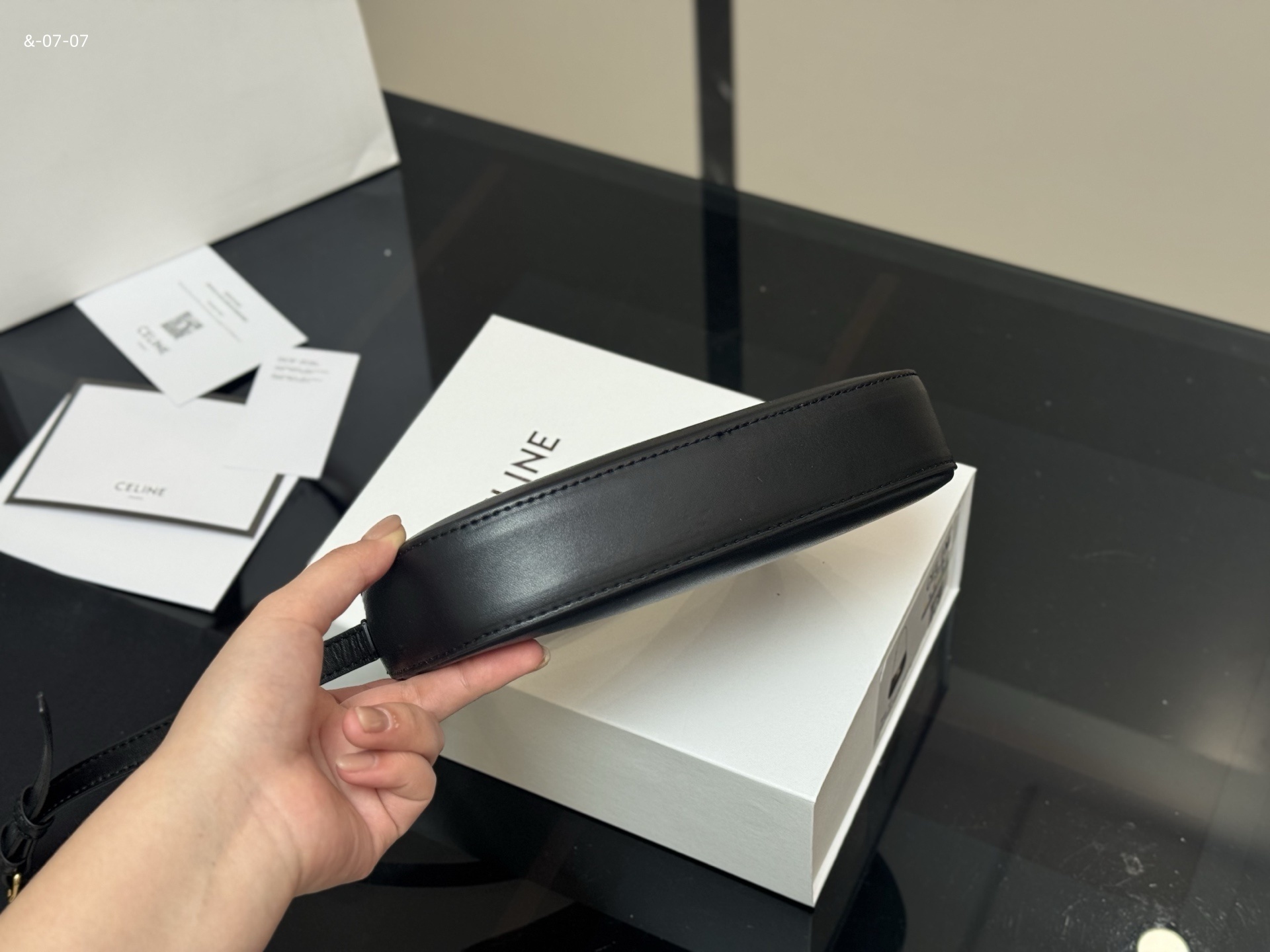 LG1608   65$ gallery