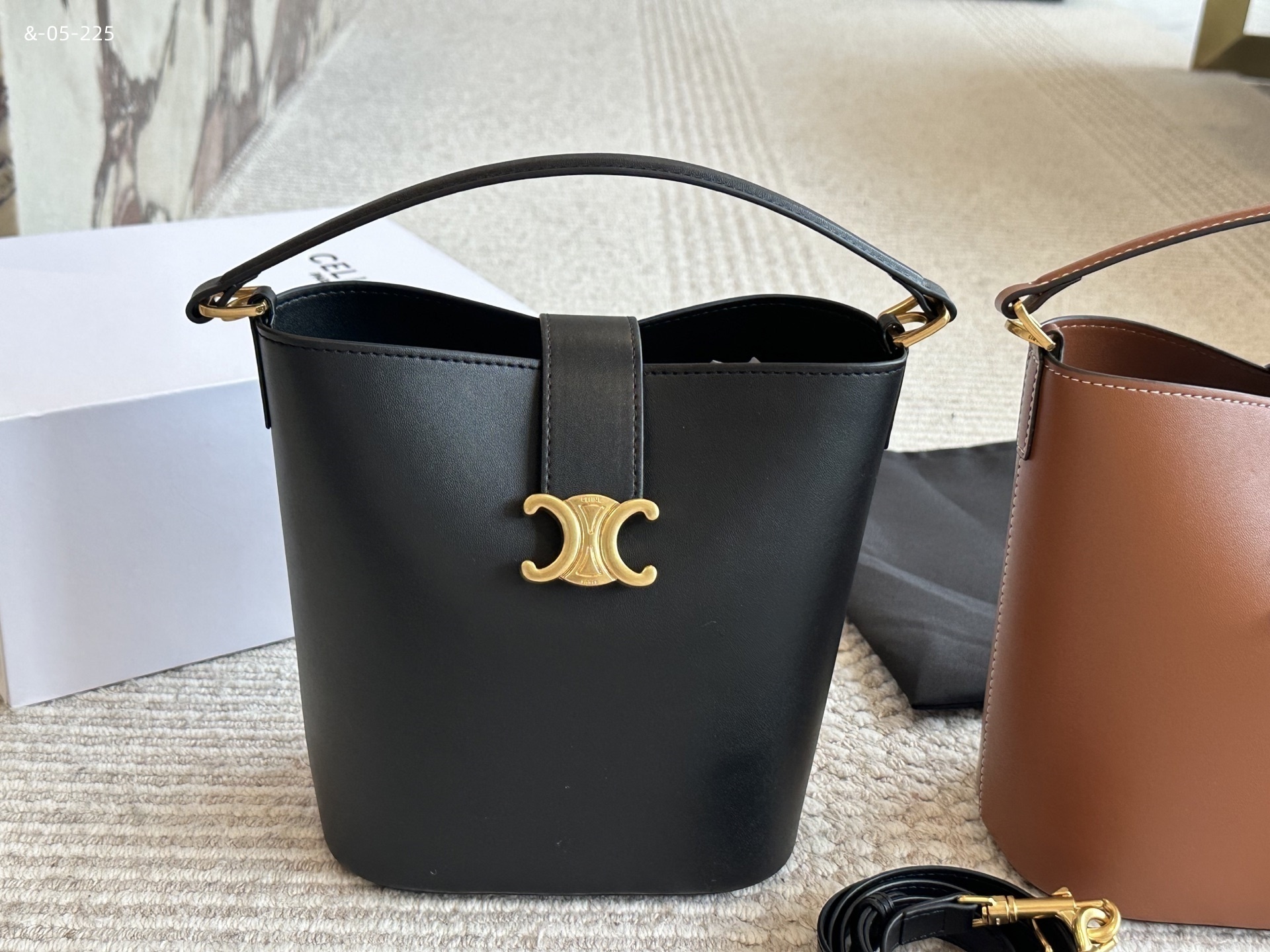 LG1614   75$ gallery