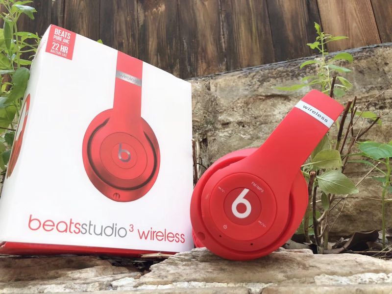 3430-  Beats studio3 32.12$  CODE 201 gallery