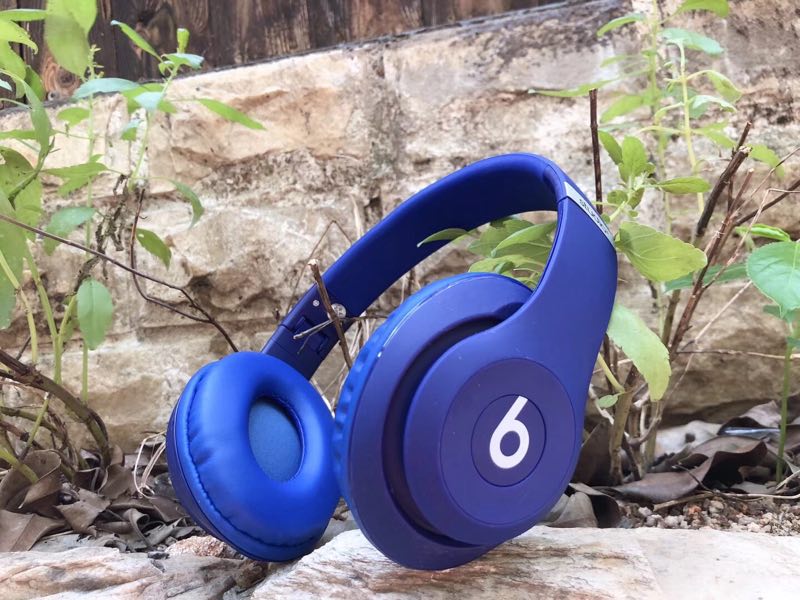3430-  Beats studio3 32.12$  CODE 201 gallery