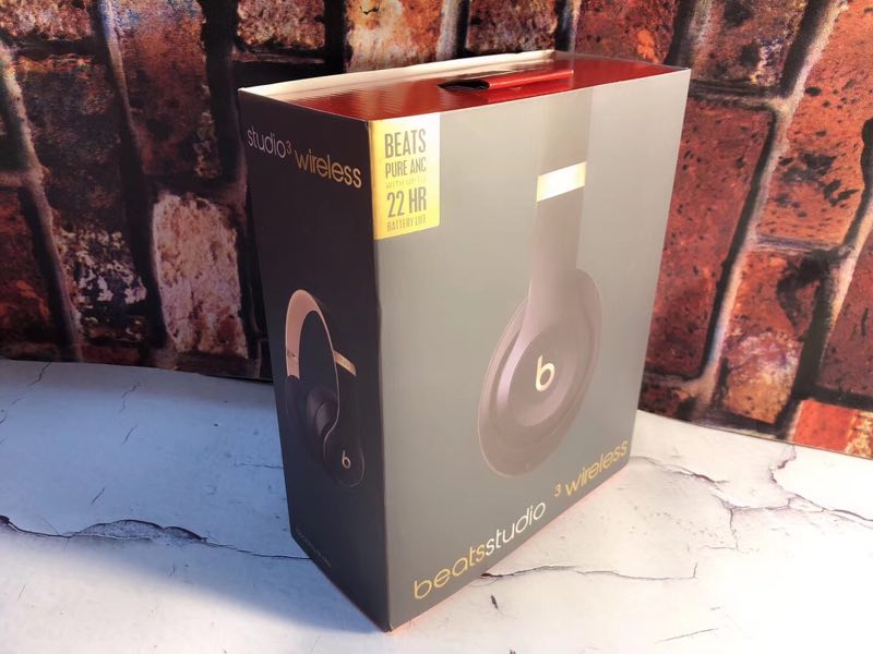 3430-  Beats studio3 32.12$  CODE 201 gallery