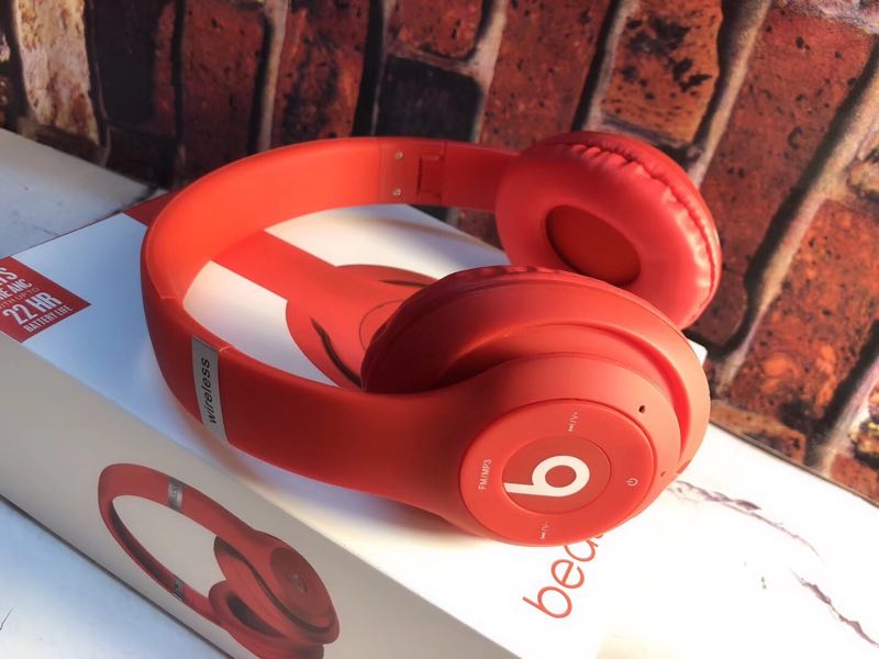 3430-  Beats studio3 32.12$  CODE 201 gallery