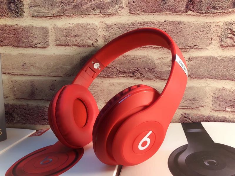 3430-  Beats studio3 32.12$  CODE 201 gallery