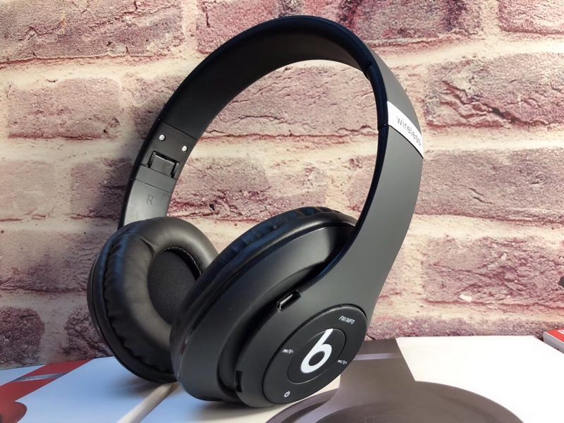 3430-  Beats studio3 32.12$  CODE 201 gallery