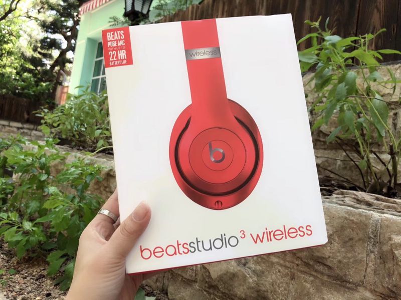 3430-  Beats studio3 32.12$  CODE 201 gallery