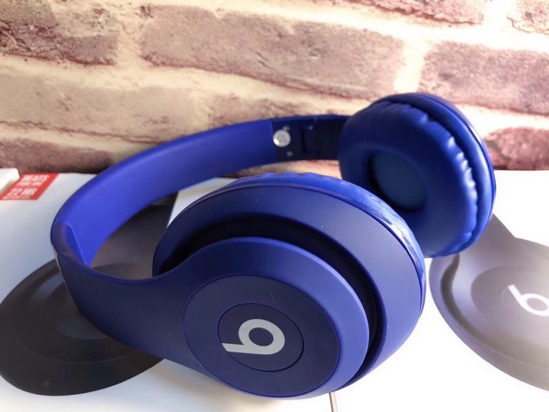 3430-  Beats studio3 32.12$  CODE 201 gallery