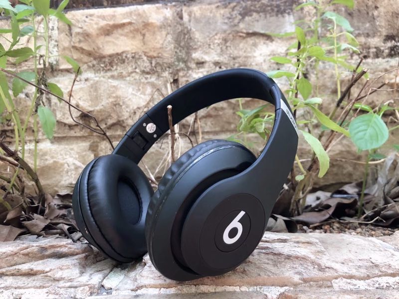 3430-  Beats studio3 32.12$  CODE 201 gallery