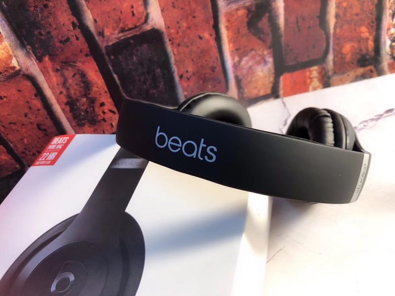 3430-  Beats studio3 32.12$  CODE 201 gallery