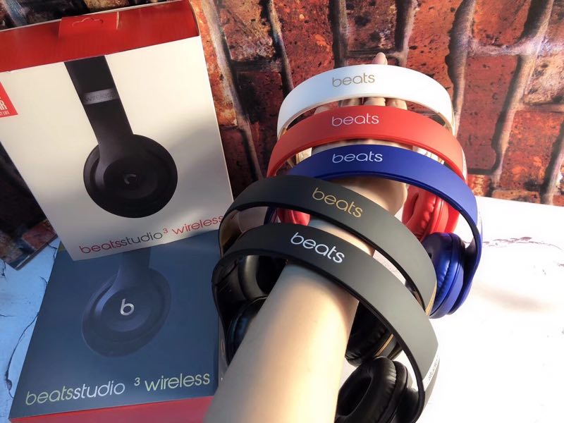 3430-  Beats studio3 32.12$  CODE 201 gallery