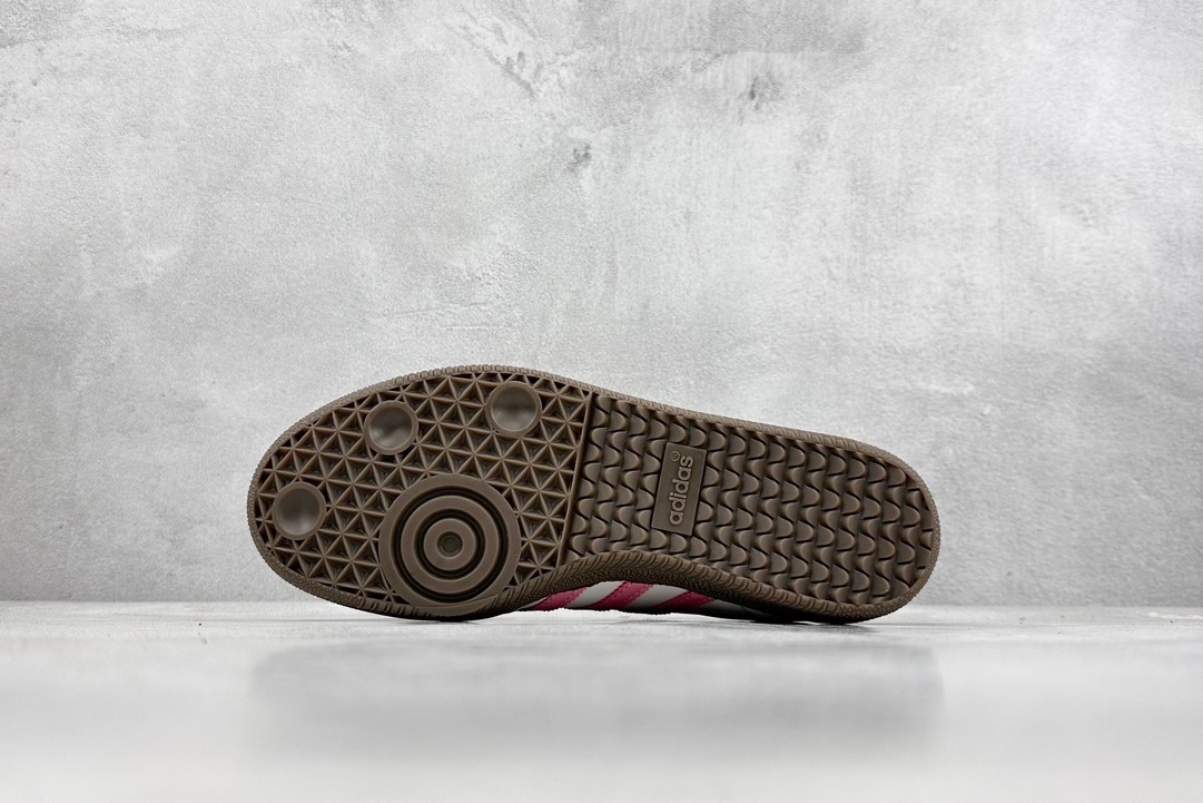 ADIDAS 45.44$    CODE 351-7599-R gallery