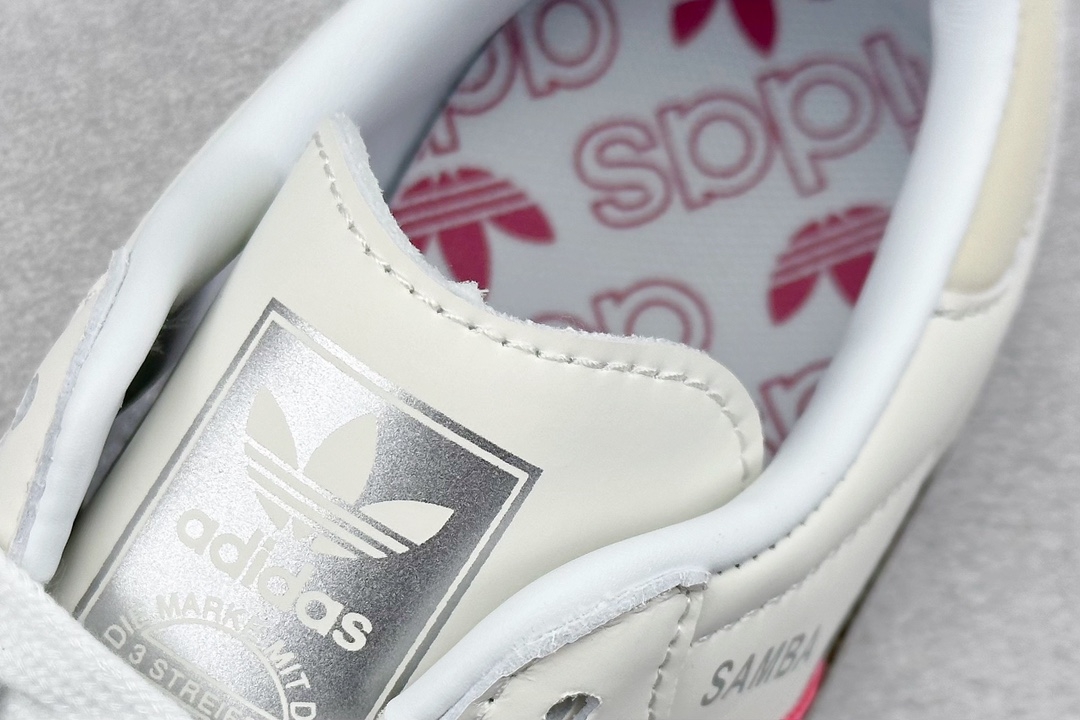 ADIDAS 45.44$    CODE 351-7599-R gallery