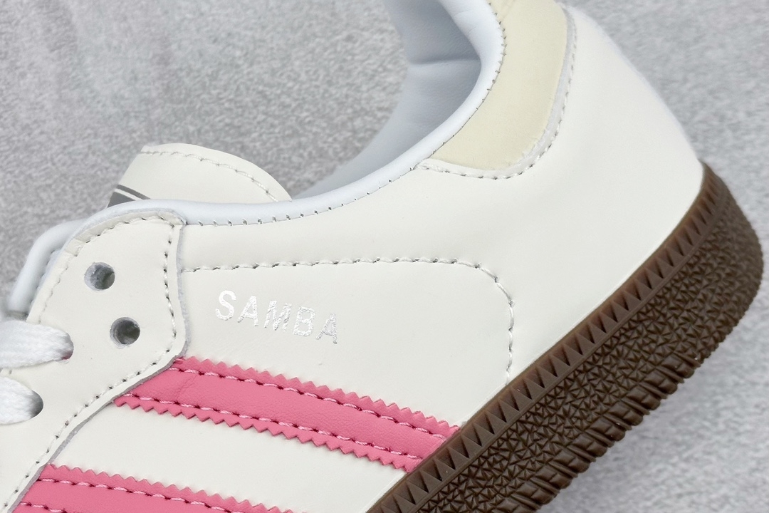 ADIDAS 45.44$    CODE 351-7599-R gallery