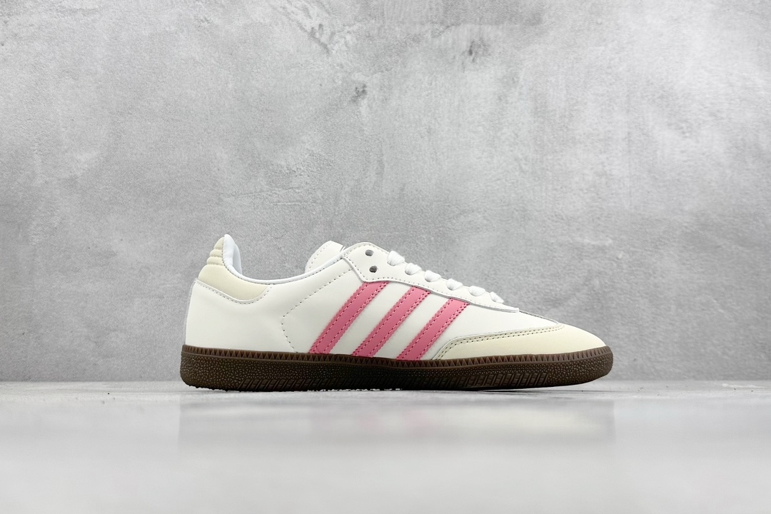 ADIDAS 45.44$    CODE 351-7599-R gallery