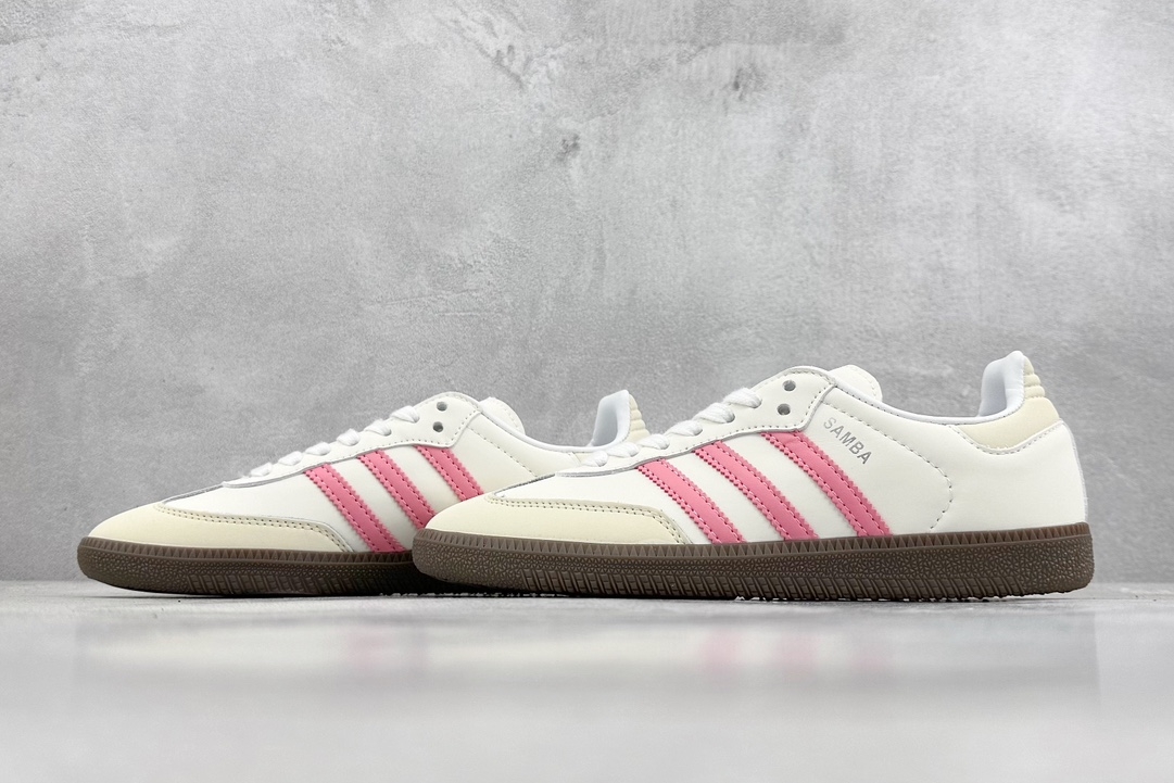 ADIDAS 45.44$    CODE 351-7599-R gallery