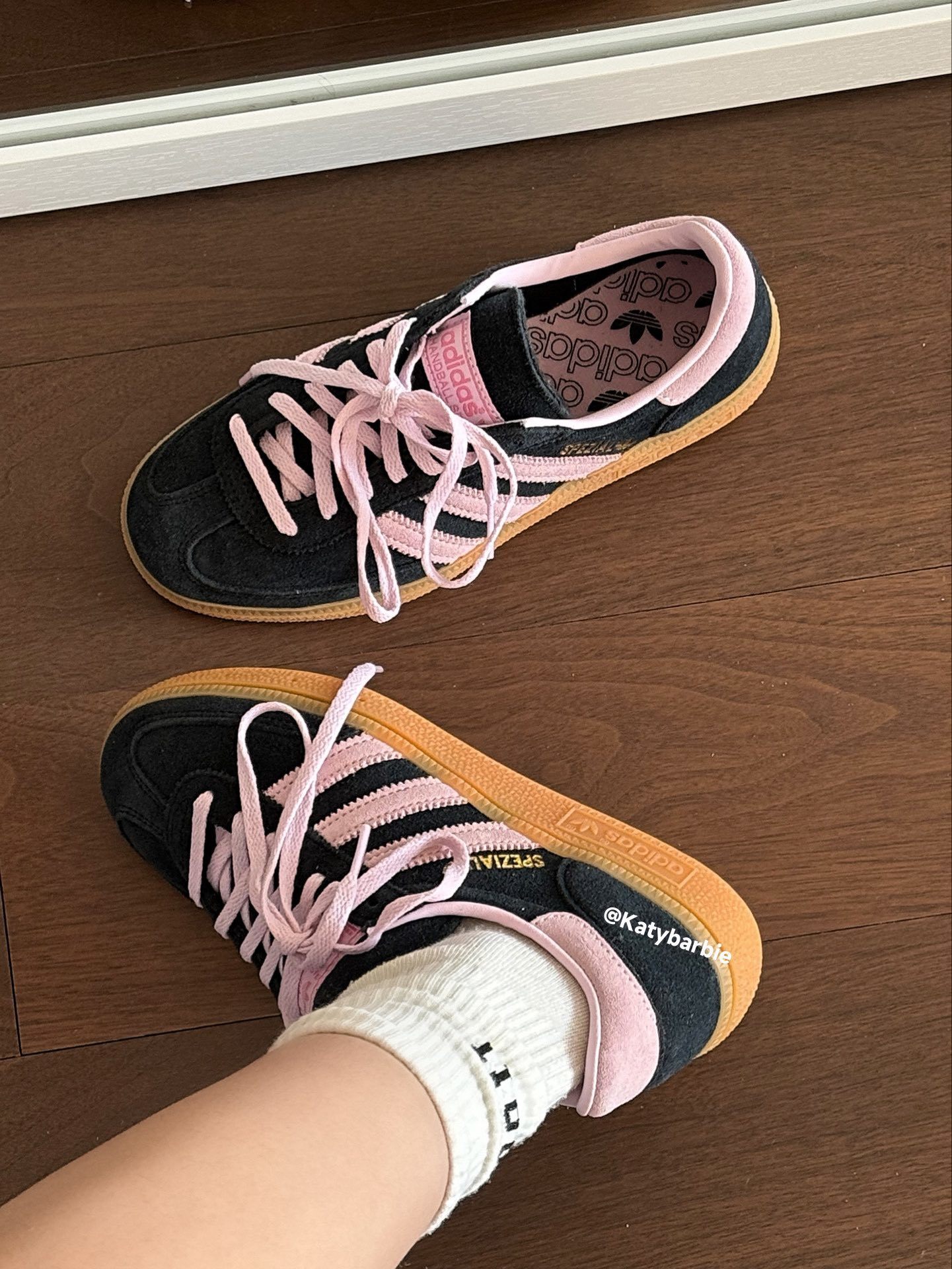 ADIDAS 51.78$   CODE  351-7632-R gallery