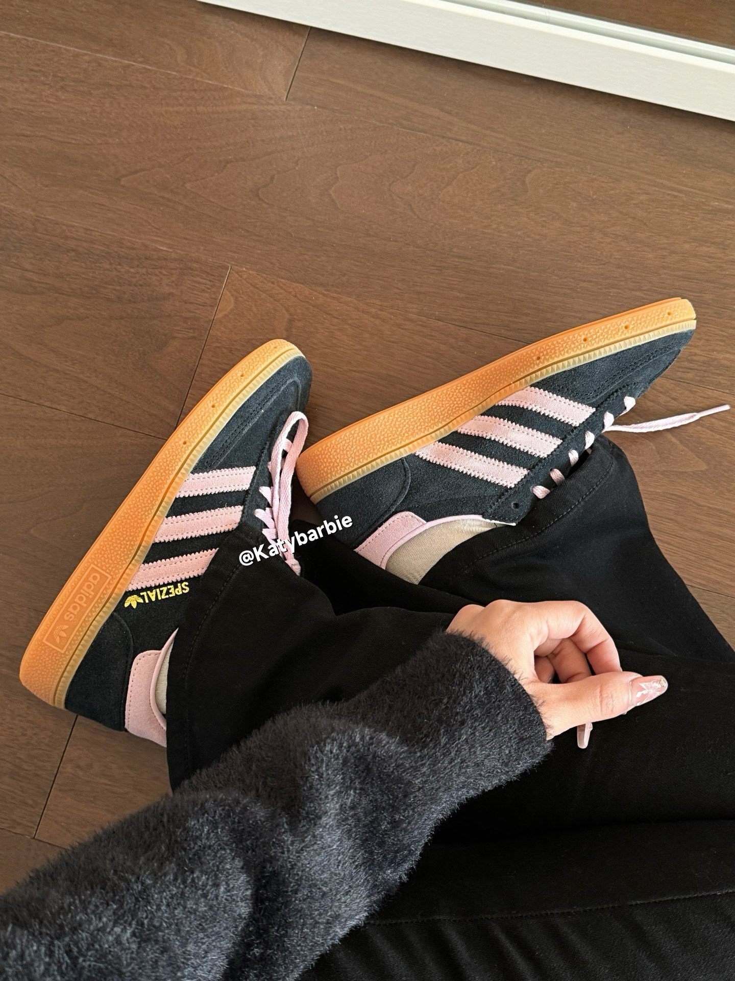 ADIDAS 51.78$   CODE  351-7632-R gallery