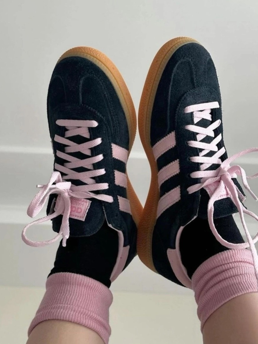ADIDAS 51.78$   CODE  351-7632-R gallery